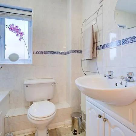 Comfortable 3 Bed House In Chelmsford Exterior photo