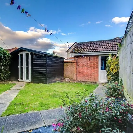 Comfortable 3 Bed House In Chelmsford Exterior photo