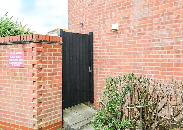 Comfortable 3 Bed House In Chelmsford