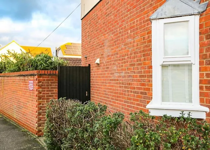 Comfortable 3 Bed House In Chelmsford