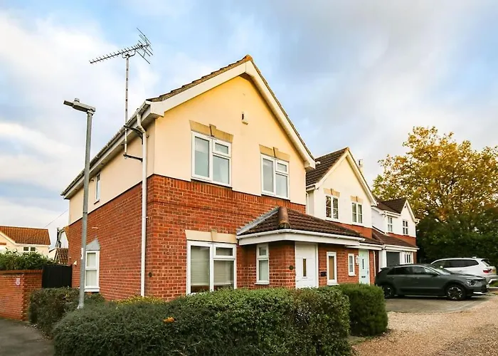 Comfortable 3 Bed House In Chelmsford