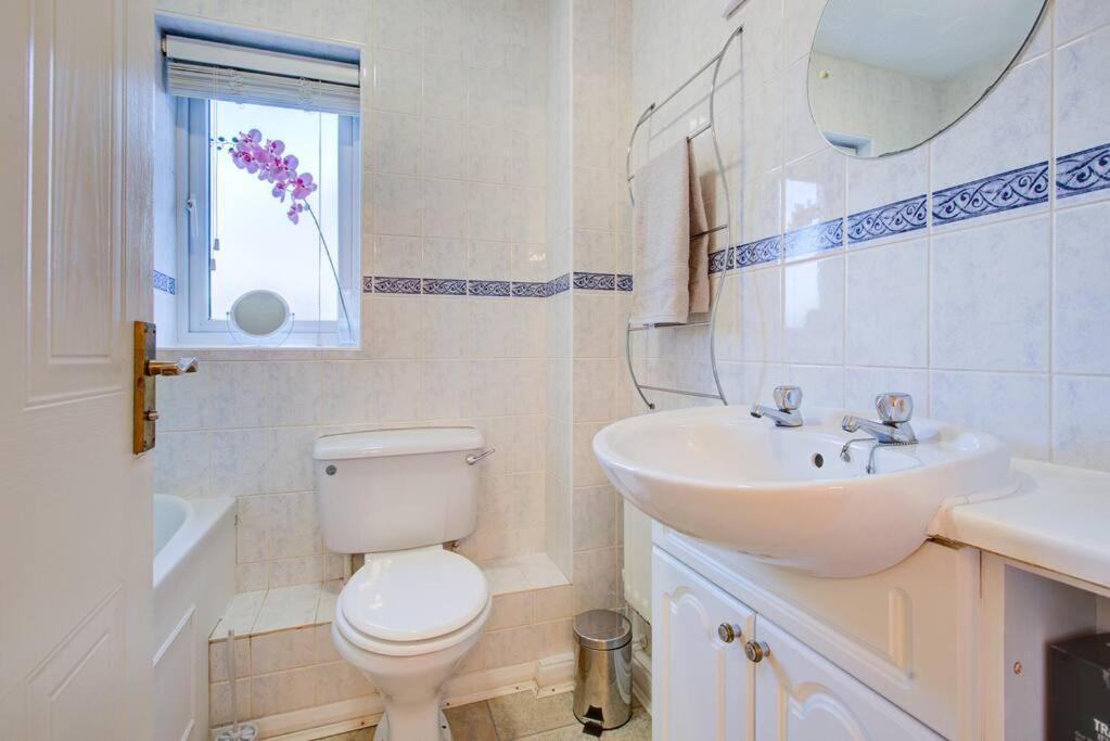 Comfortable 3 Bed House In Holiday home Chelmsford