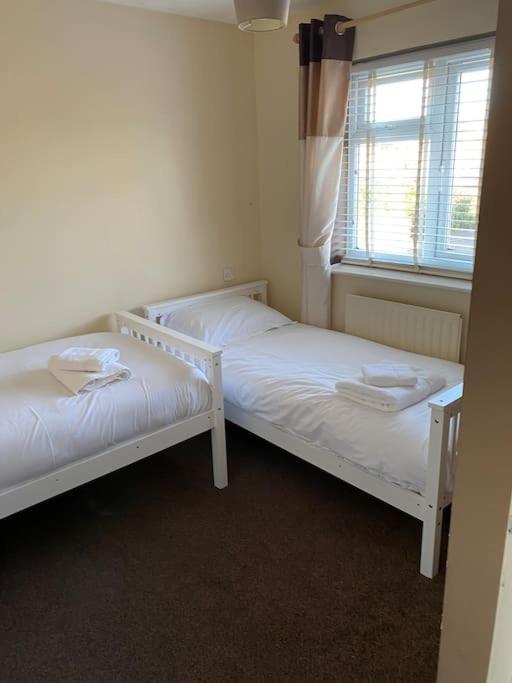 Comfortable 3 Bed House In Holiday home *