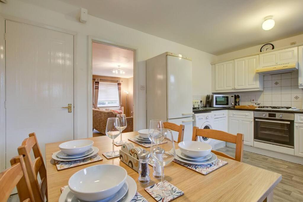 Comfortable 3 Bed House In Holiday home *