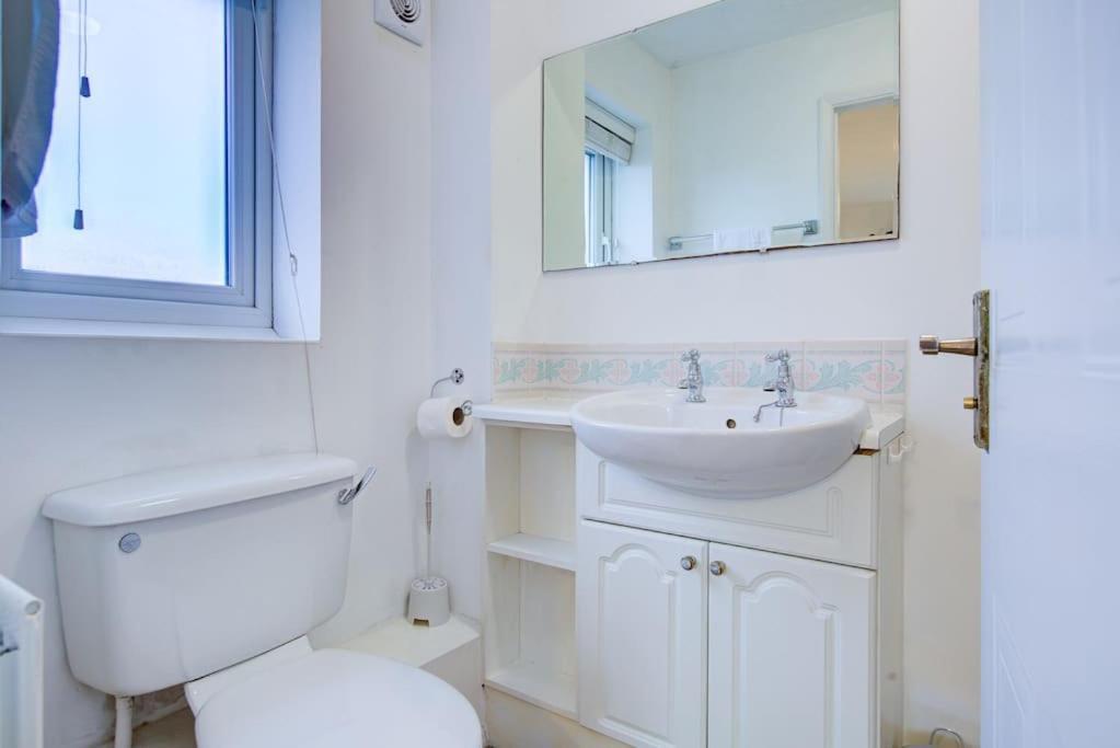 Comfortable 3 Bed House In Holiday home