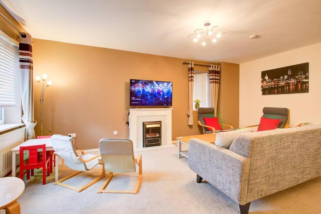 Comfortable 3 Bed House In
