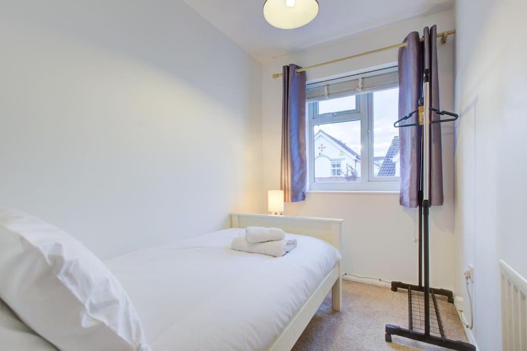 Comfortable 3 Bed House In Holiday home *