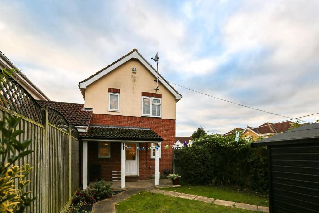 Comfortable 3 Bed House In Chelmsford